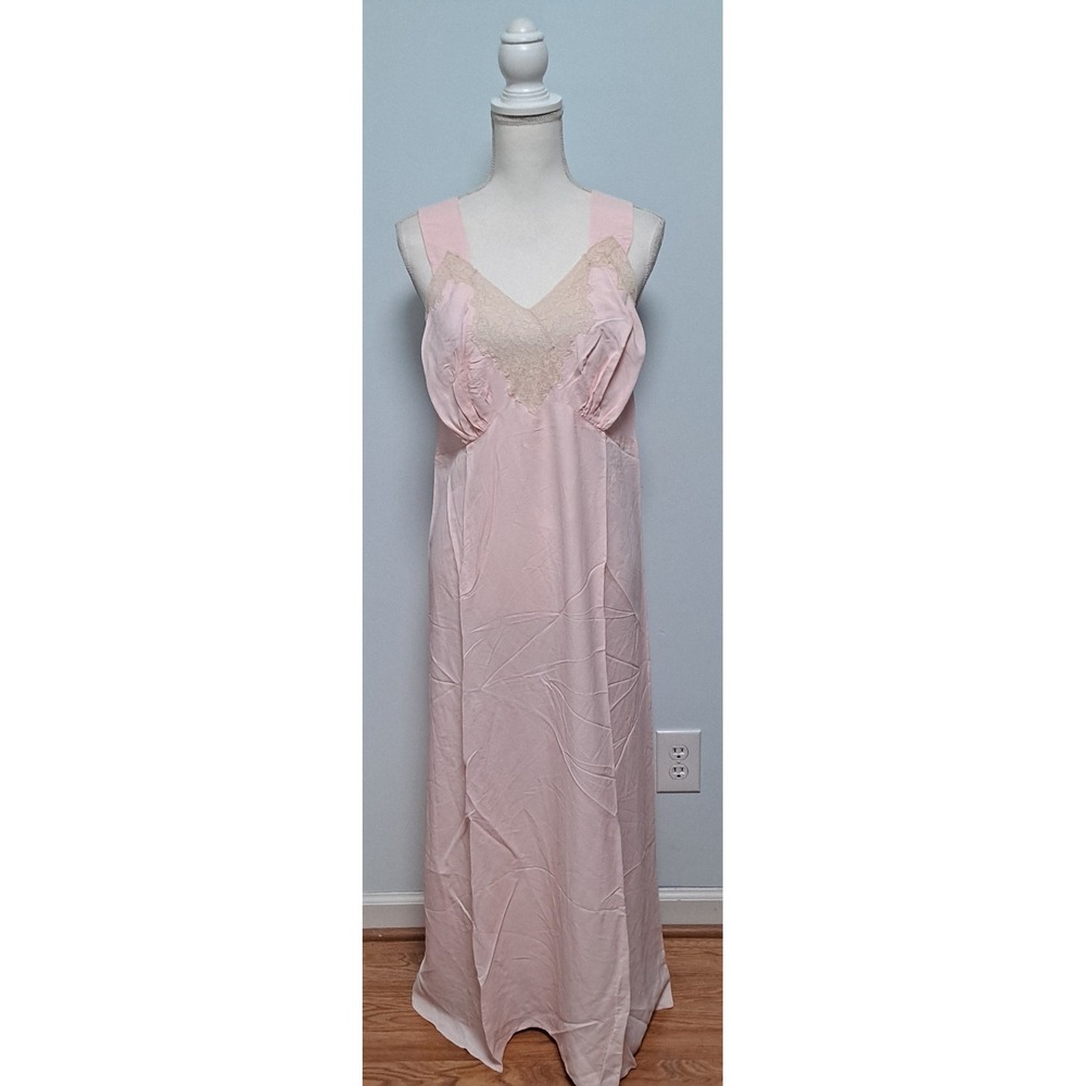 Vintage 30s Pleat Fitted Waist sz 36 Nightgown Lane Bryant Pink Ballet Lgth.